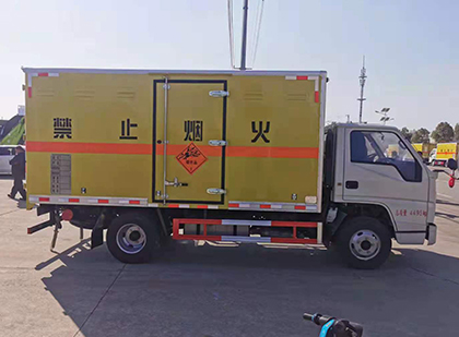洮北爆破器材运输车